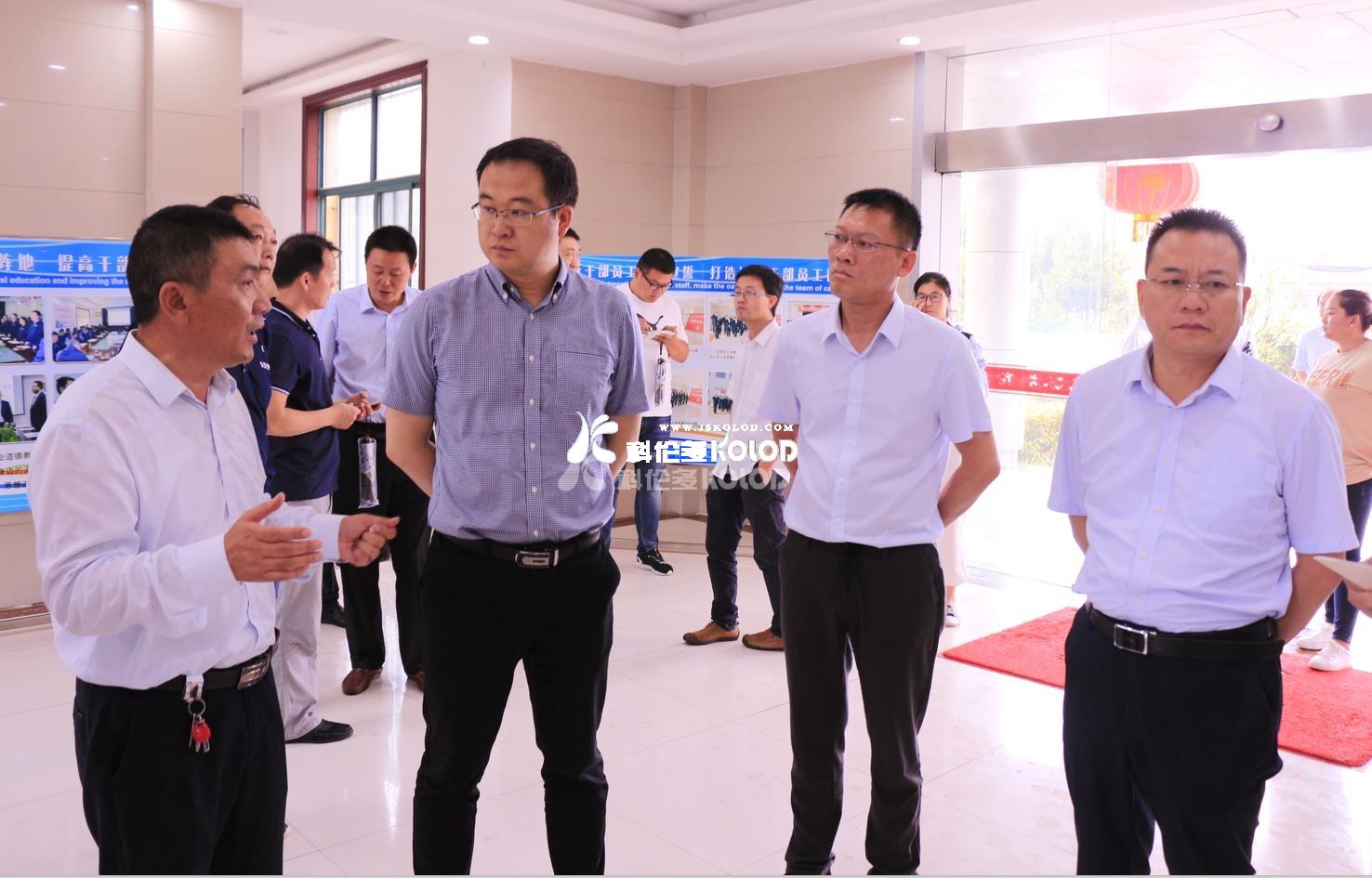 江蘇省僑商總會秘書長馬云鵬，連云港市僑聯主席商曉東、灌云縣委常委、組織部部長何崢嶸等領導陪同貴州省水城縣委副書記王鳴明等領導蒞臨科倫多調研參觀